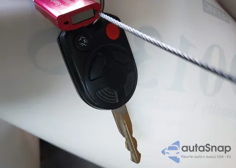 2008 Mercury Mariner V6 z USA, uszkodzony, nr VIN 4M2CU91128KJ32281